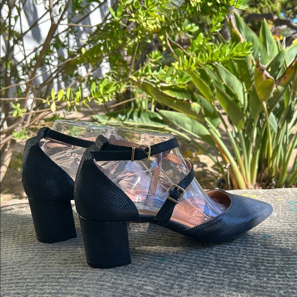 Zilian Portugal Size 39 Navy Faux Snakeskin Heels — Elegant Statement Pumps - Picture 8 of 10